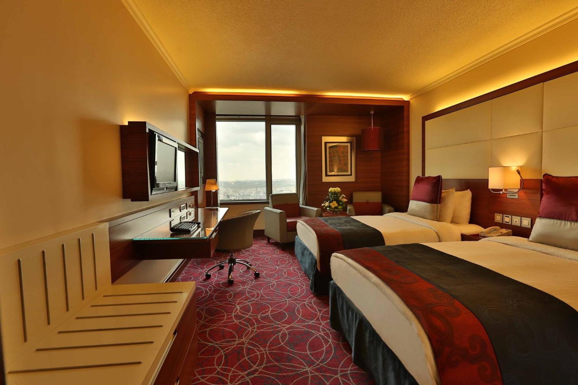 Crowne Plaza Amman By Ihg Hotel Exterior photo