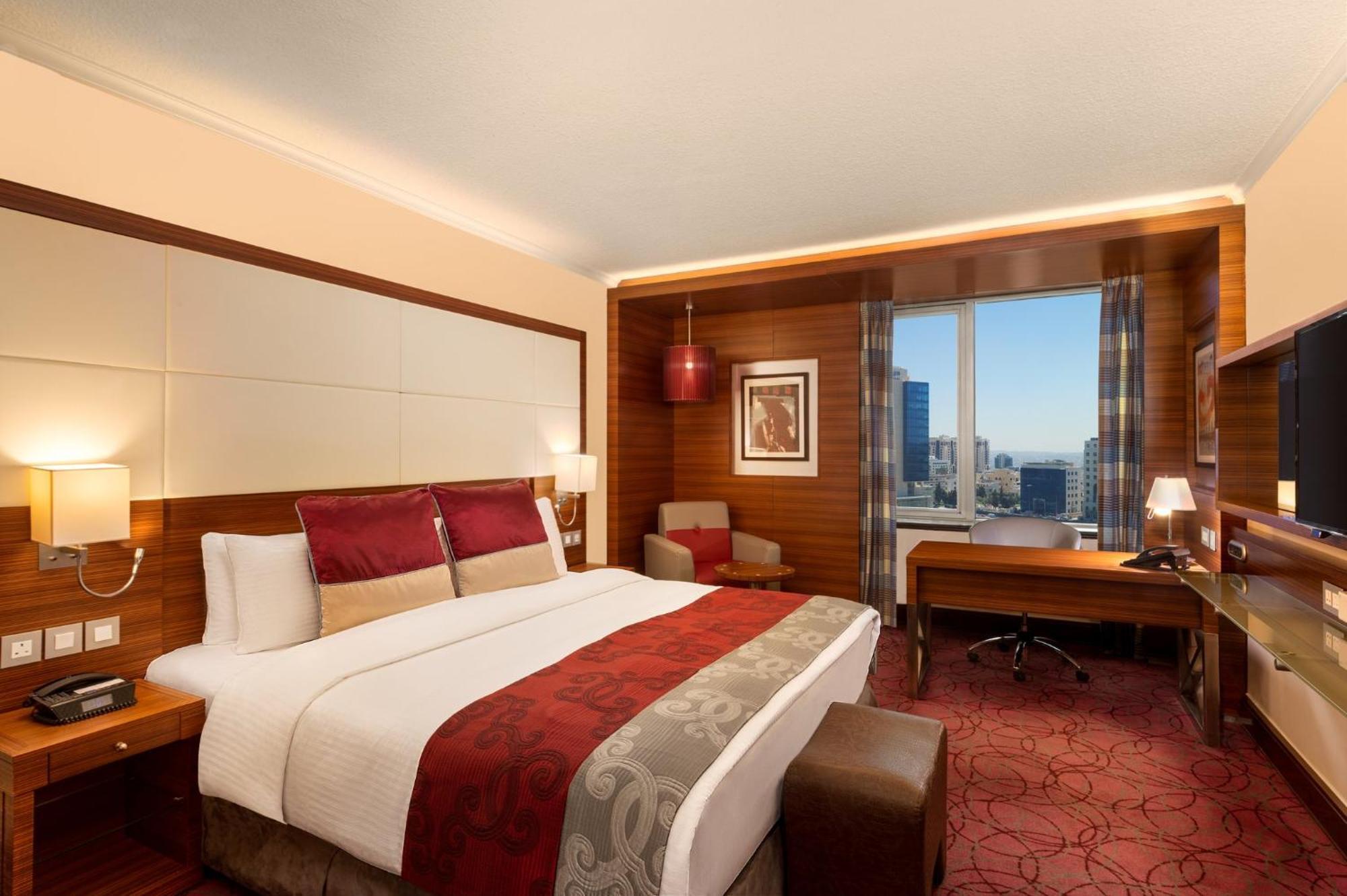 Crowne Plaza Amman By Ihg Hotel Exterior photo