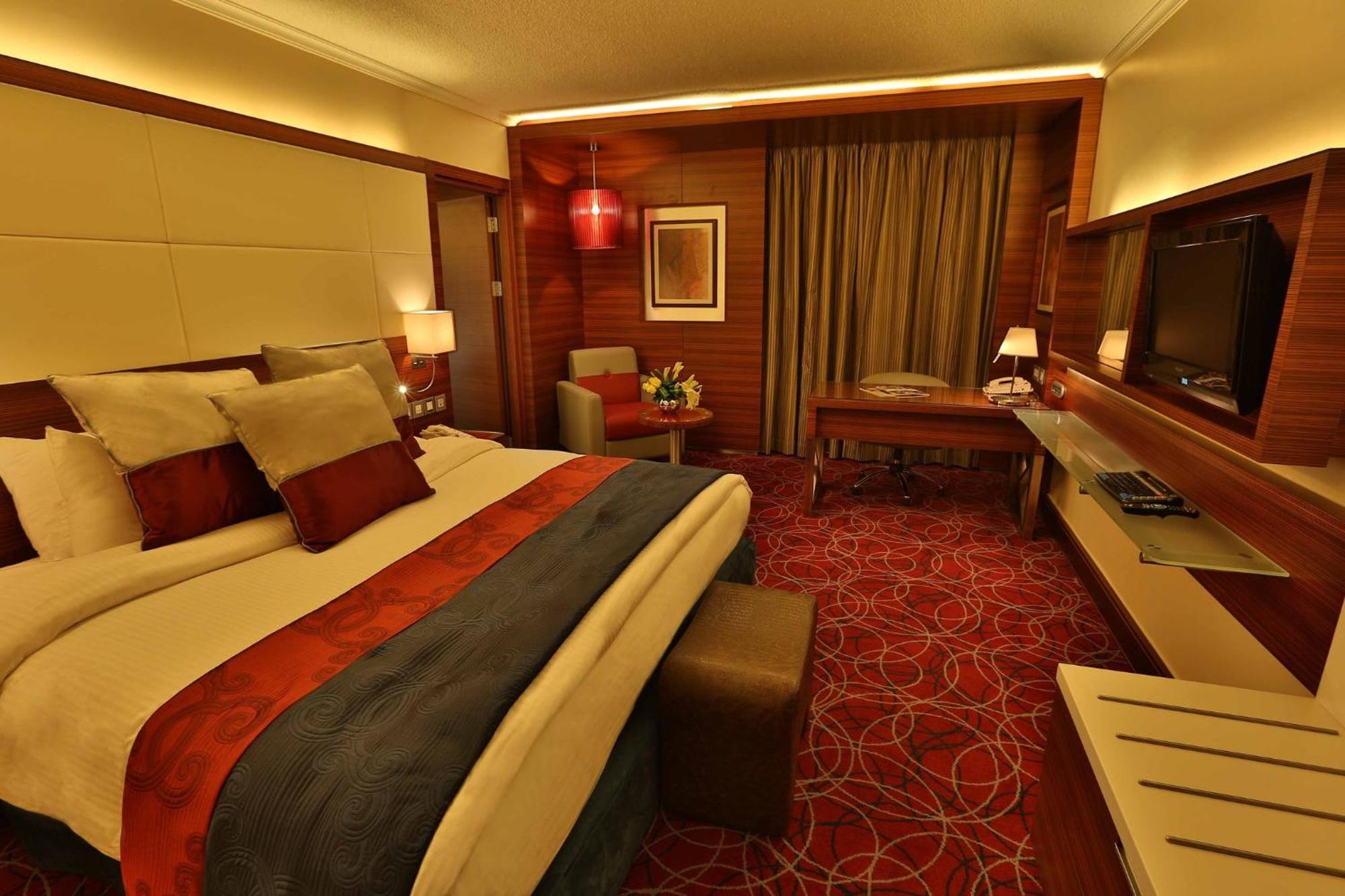 Crowne Plaza Amman By Ihg Hotel Exterior photo
